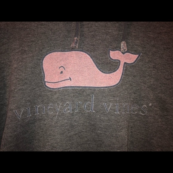 Vineyard Vines Sweatshirt - Picture 2 of 5